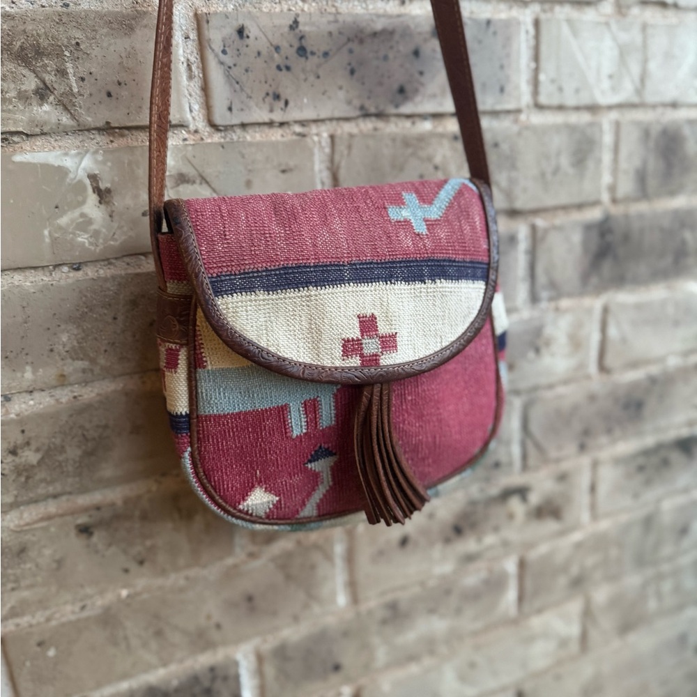 Artisan Southwestern Bohemian Saddle Blanket Leather Strap Crossbody Bag - Picture 4 of 15